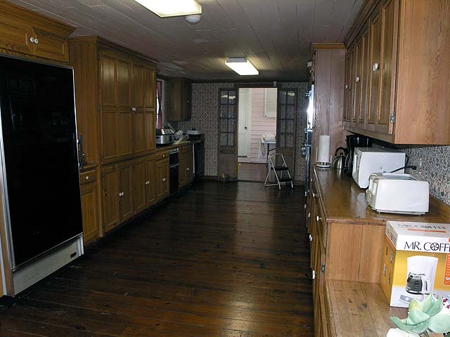 Guest kitchen at Poche Plantation. Property photograph from Poche Plantation’s gallery.