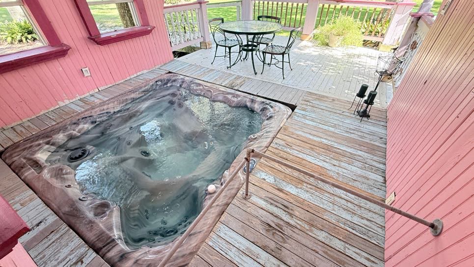 The hot tub at Poche Plantation, about 3 miles from Sugar Hill by car.